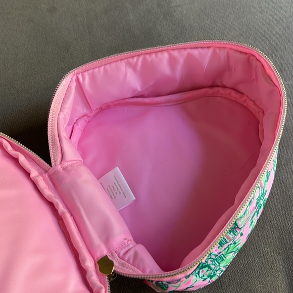 Lilly Pulitzer Zippered Organizer - Picture 4 of 5